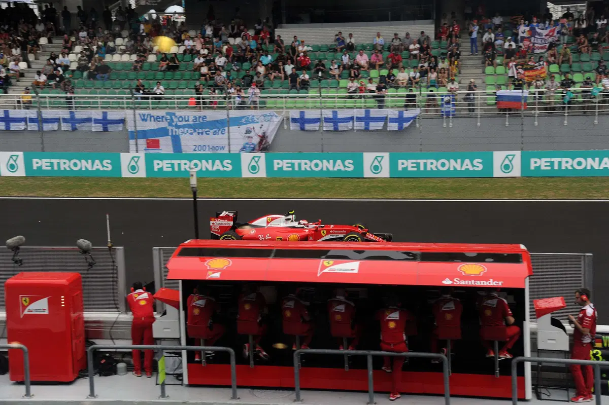 F1, Gp Malesia 2016: pole per Hamilton (30)