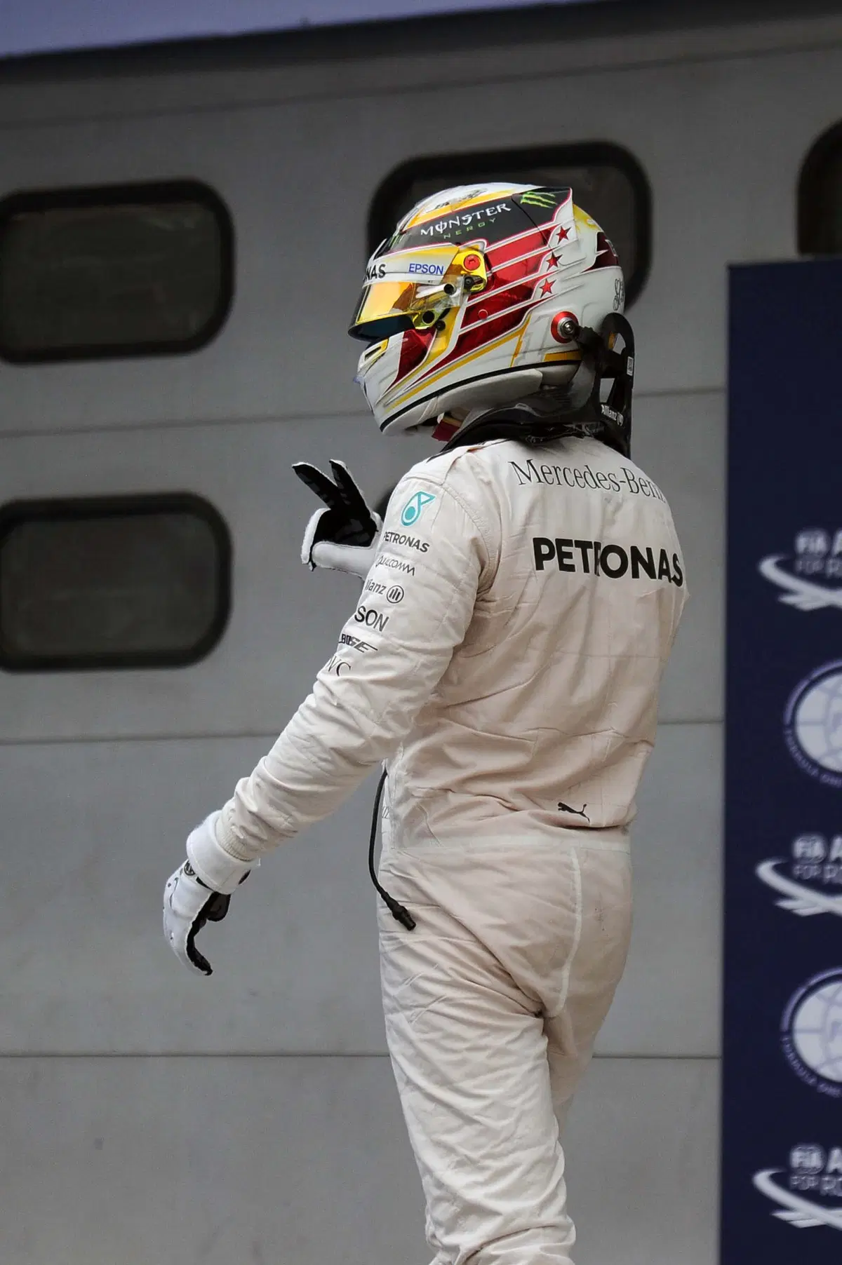 F1, Gp Malesia 2016: pole per Hamilton (31)