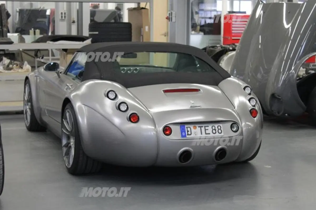Wiesmann: come nasce una vettura artigianale (64)