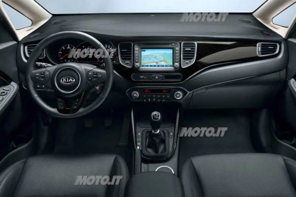 Nuova Kia Carens: prime immagini e informazioni ufficiali (4)