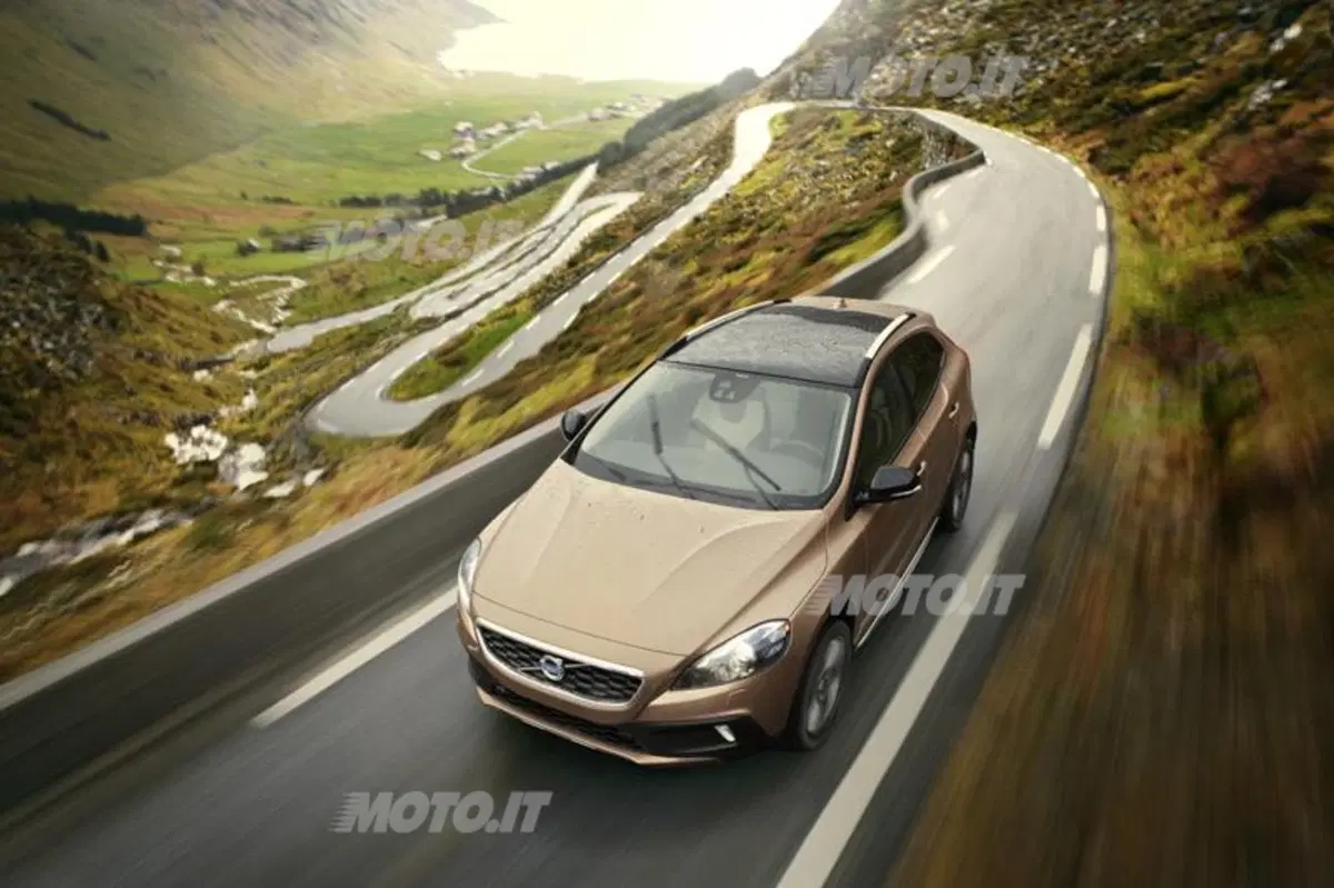 Volvo V40 Cross Country (7)