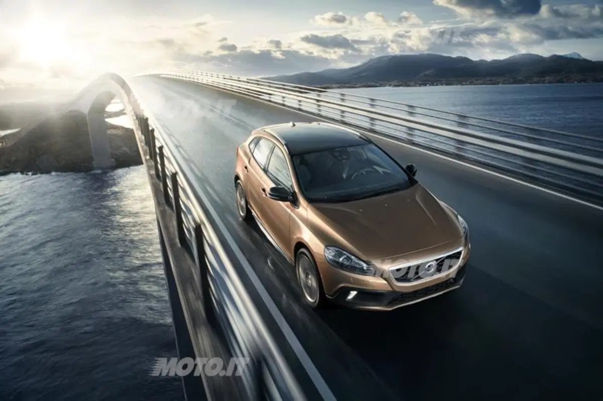 Volvo V40 Cross Country (11)