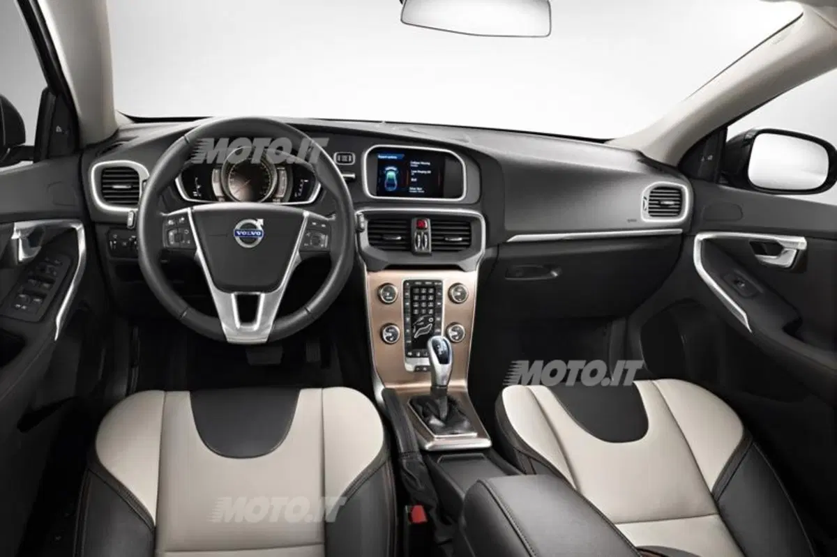 Volvo V40 Cross Country (14)