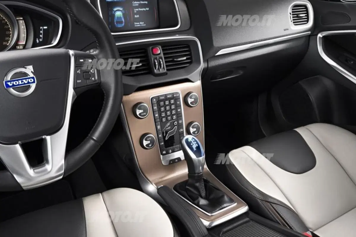 Volvo V40 Cross Country (15)