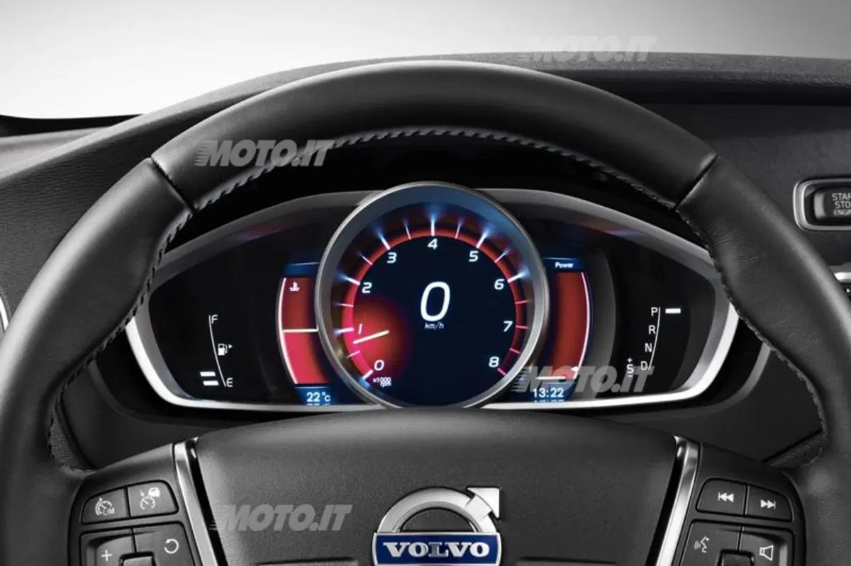 Volvo V40 Cross Country (17)