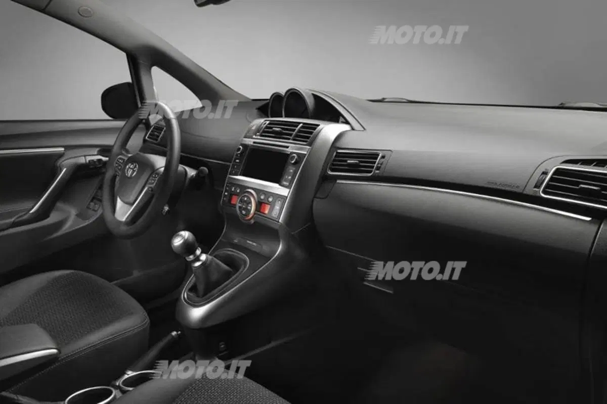 Toyota Verso restyling (10)