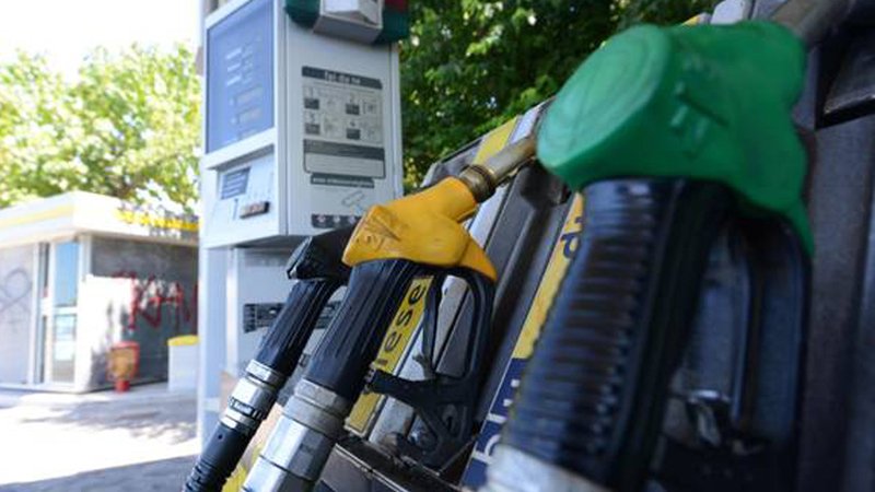 Crisi in Siria: prezzo della benzina in aumento