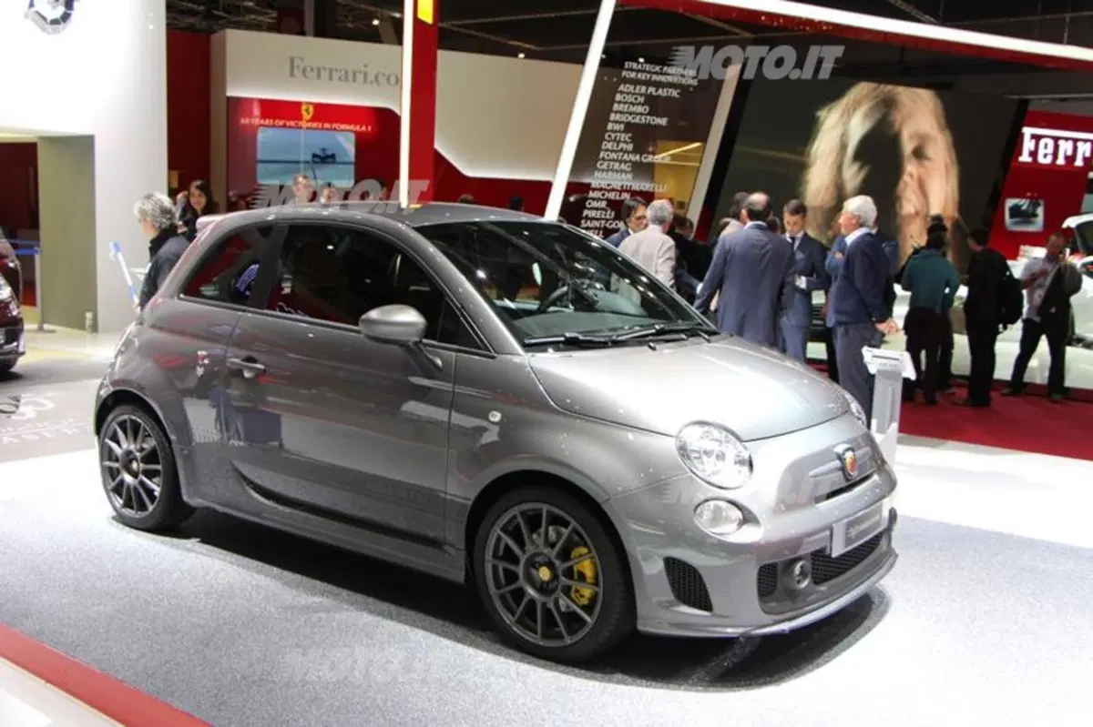 Abarth al Salone di Parigi 2012 (5)