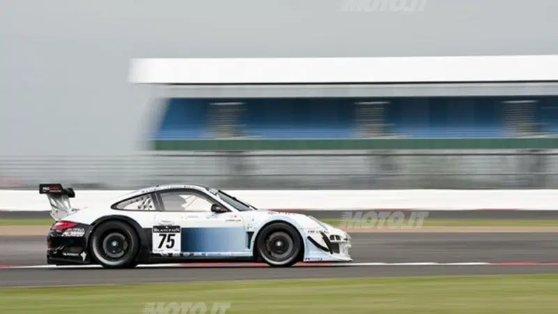 Blancpain Endurance Series: vittoria Porsche al 'Ring, Rossi 19&deg; assoluto