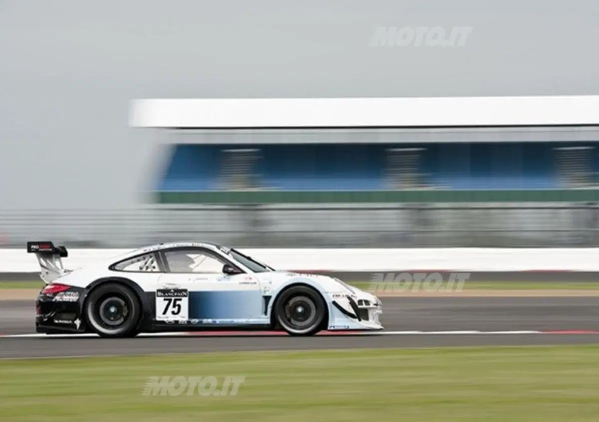 Blancpain Endurance Series: vittoria Porsche al 'Ring, Rossi 19&deg; assoluto