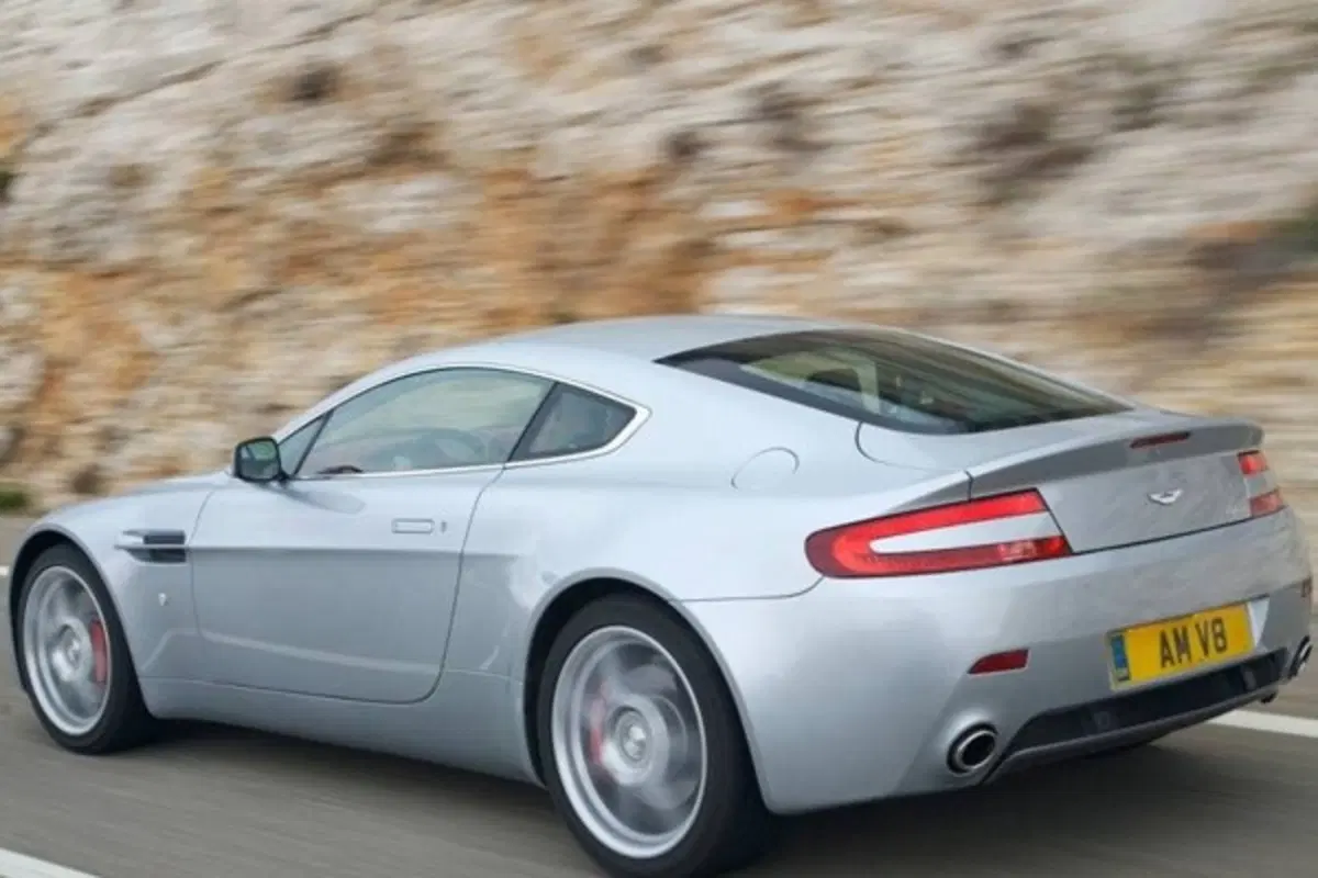 Aston Martin V8 Vantage restyling (2)