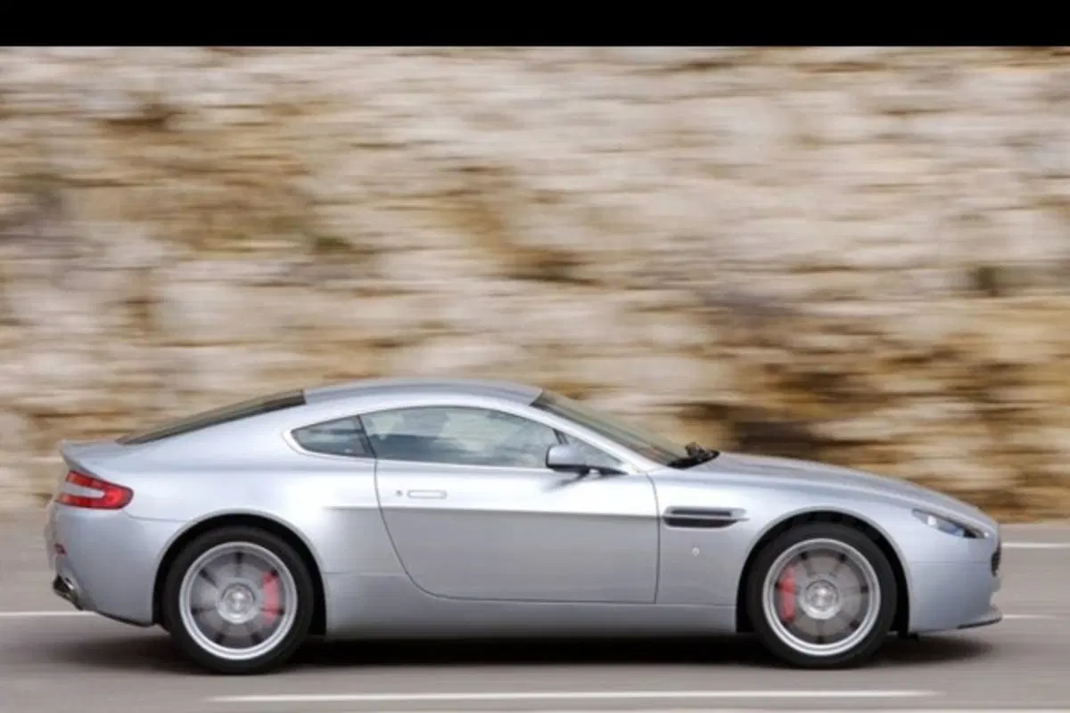 Aston Martin V8 Vantage restyling (3)