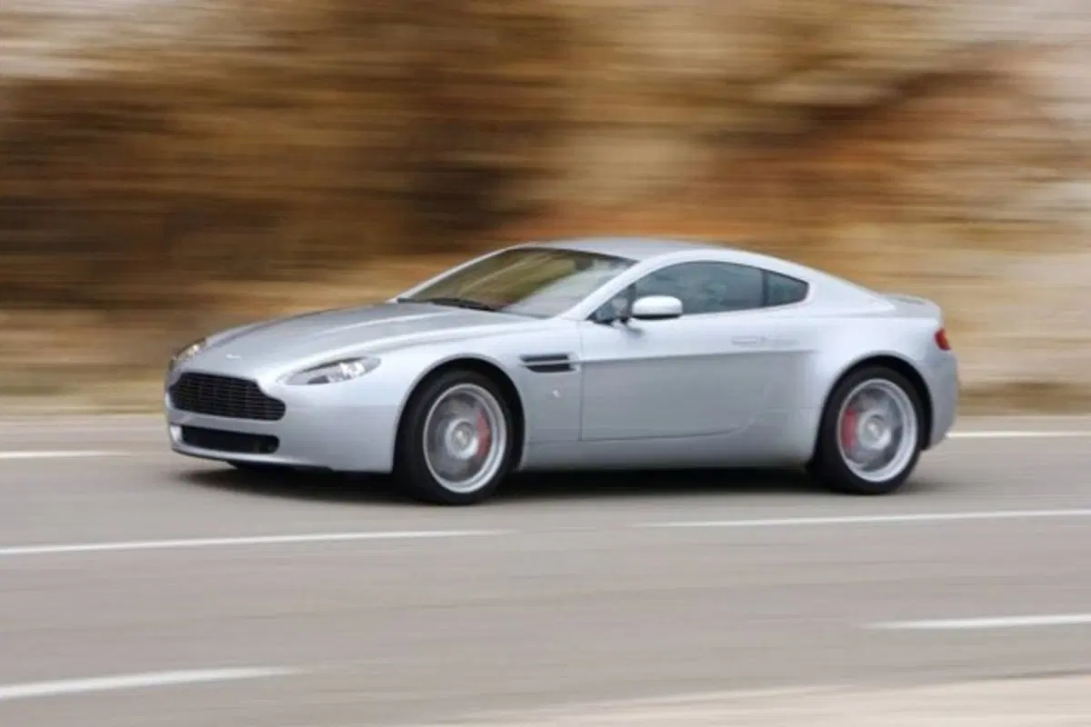 Aston Martin V8 Vantage restyling (4)