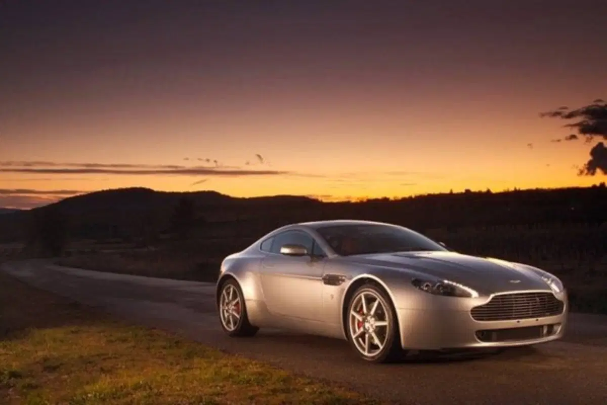 Aston Martin V8 Vantage restyling (8)