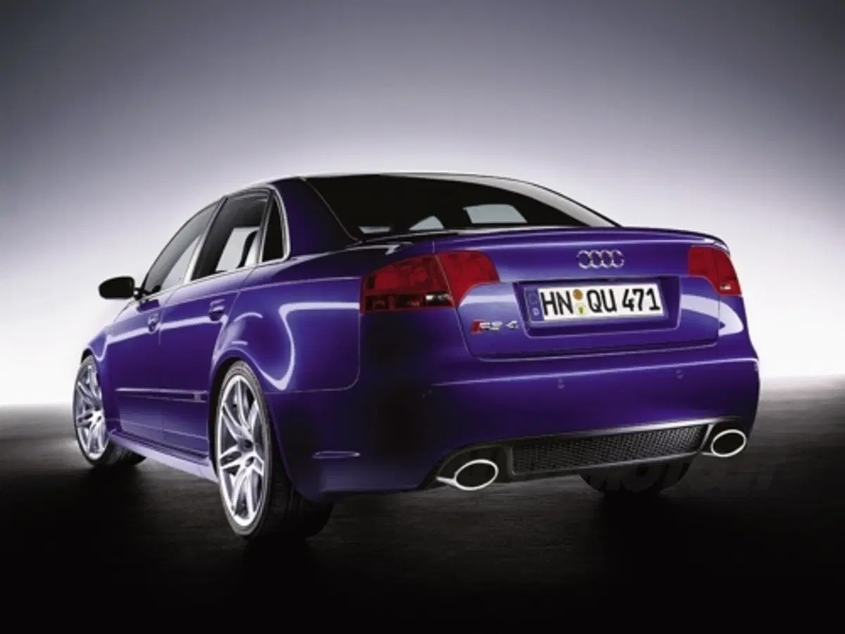 Audi RS4 (3)