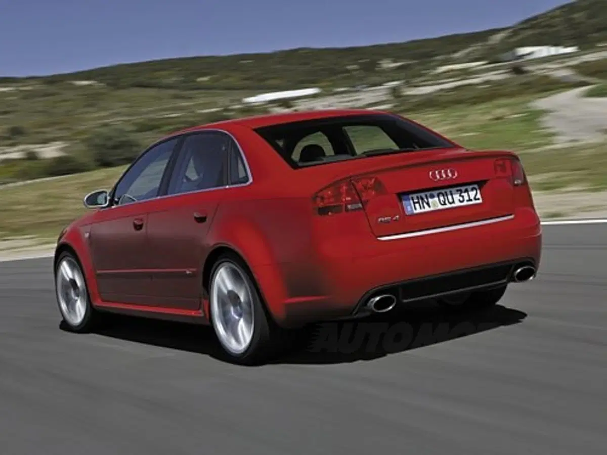 Audi RS4 (8)