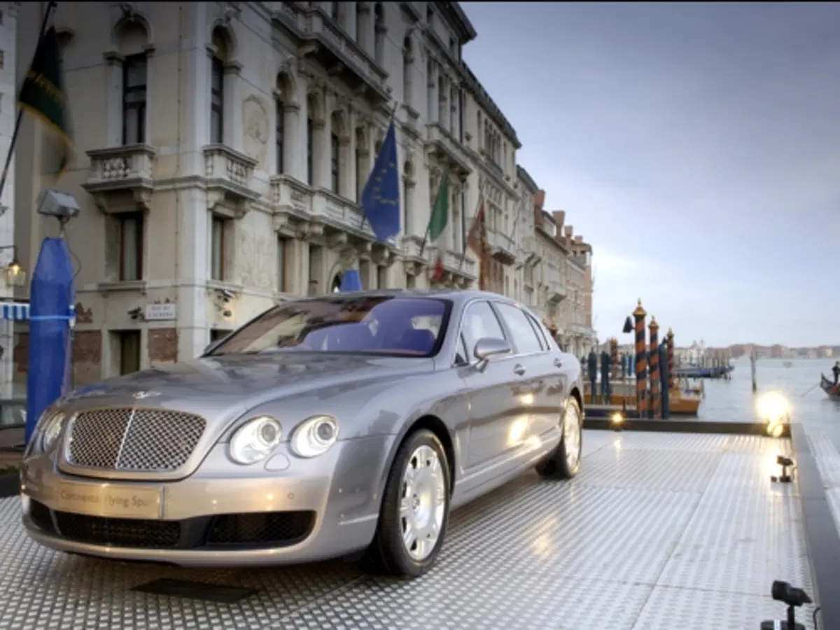 Bentley Continental Flying Spur (3)