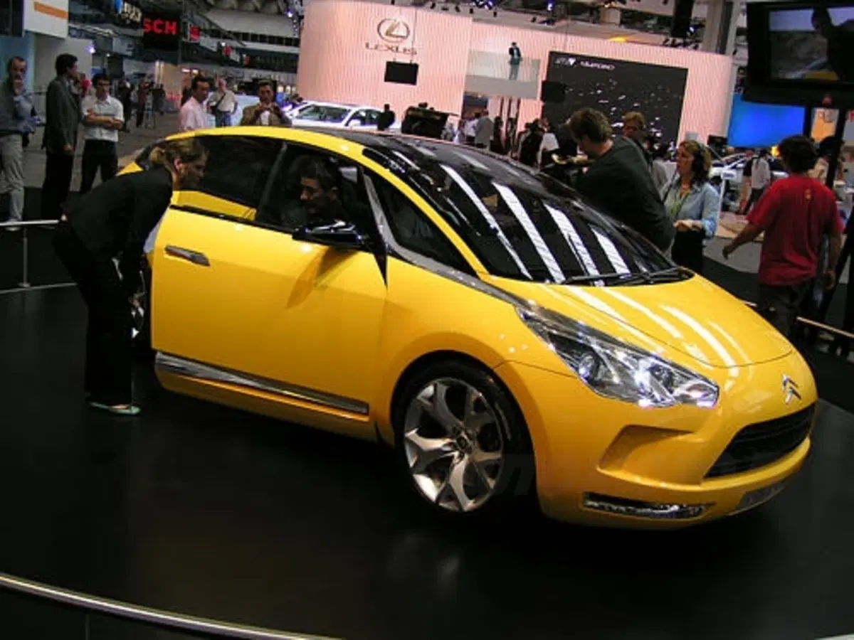 Citroën C-Sportlounge (2)