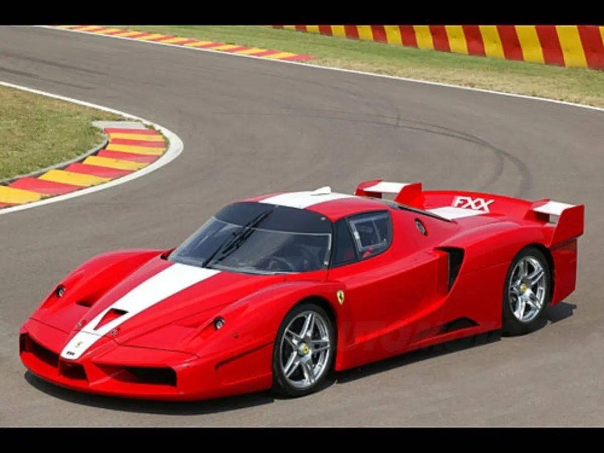 Ferrari FXX (2)