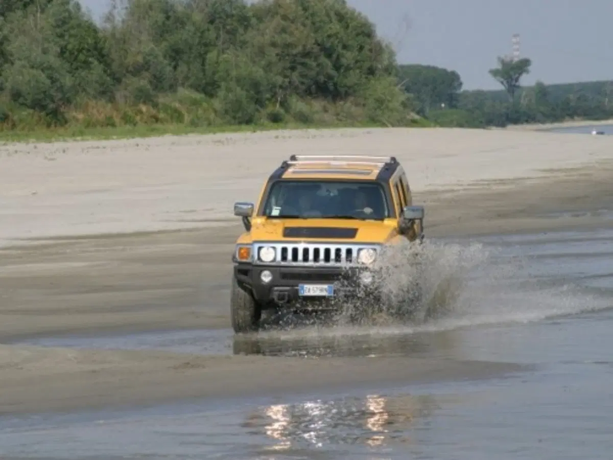 Hummer H3 (2)
