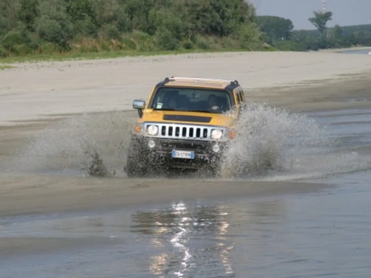 Hummer H3 (3)
