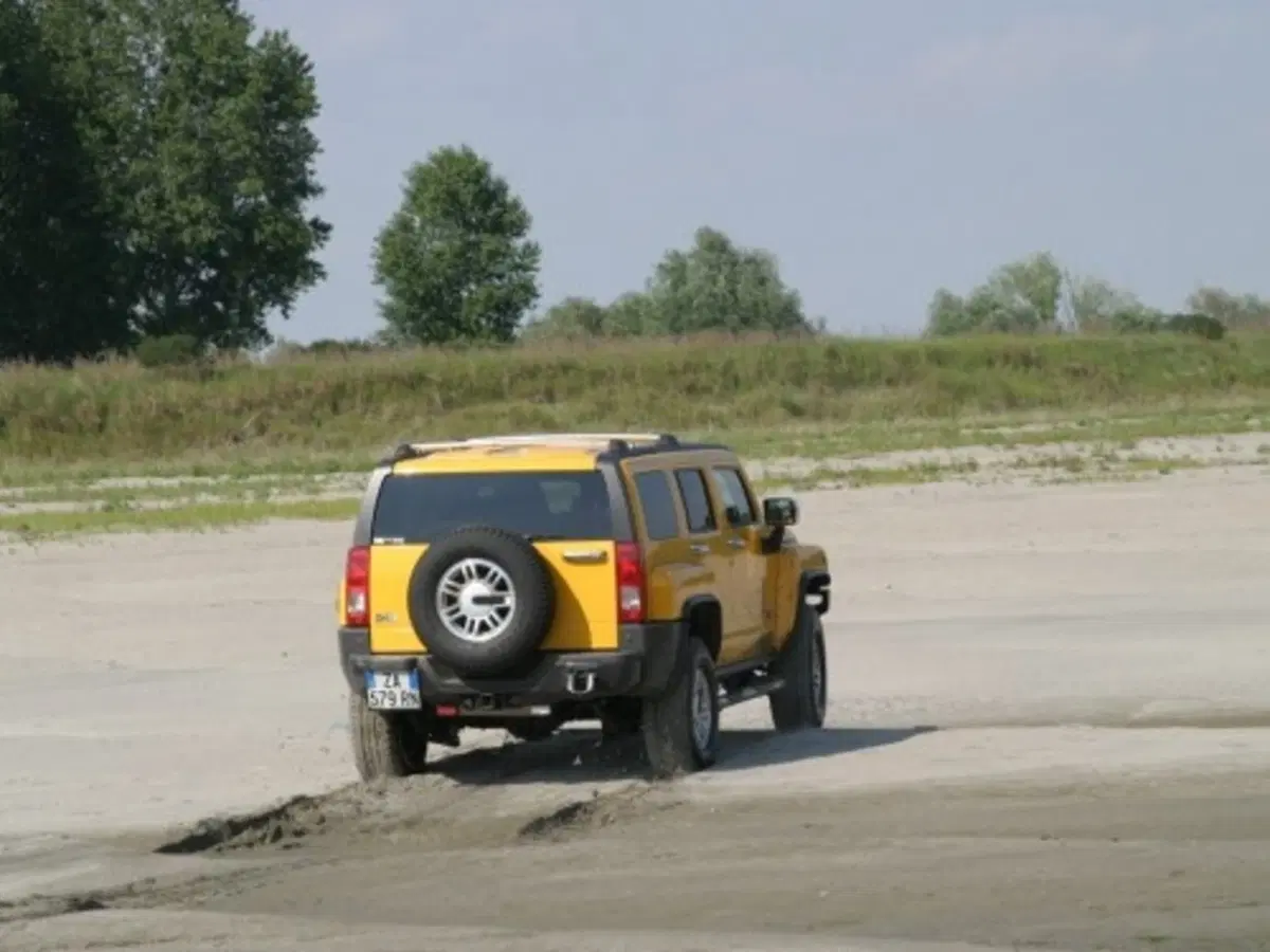 Hummer H3 (12)