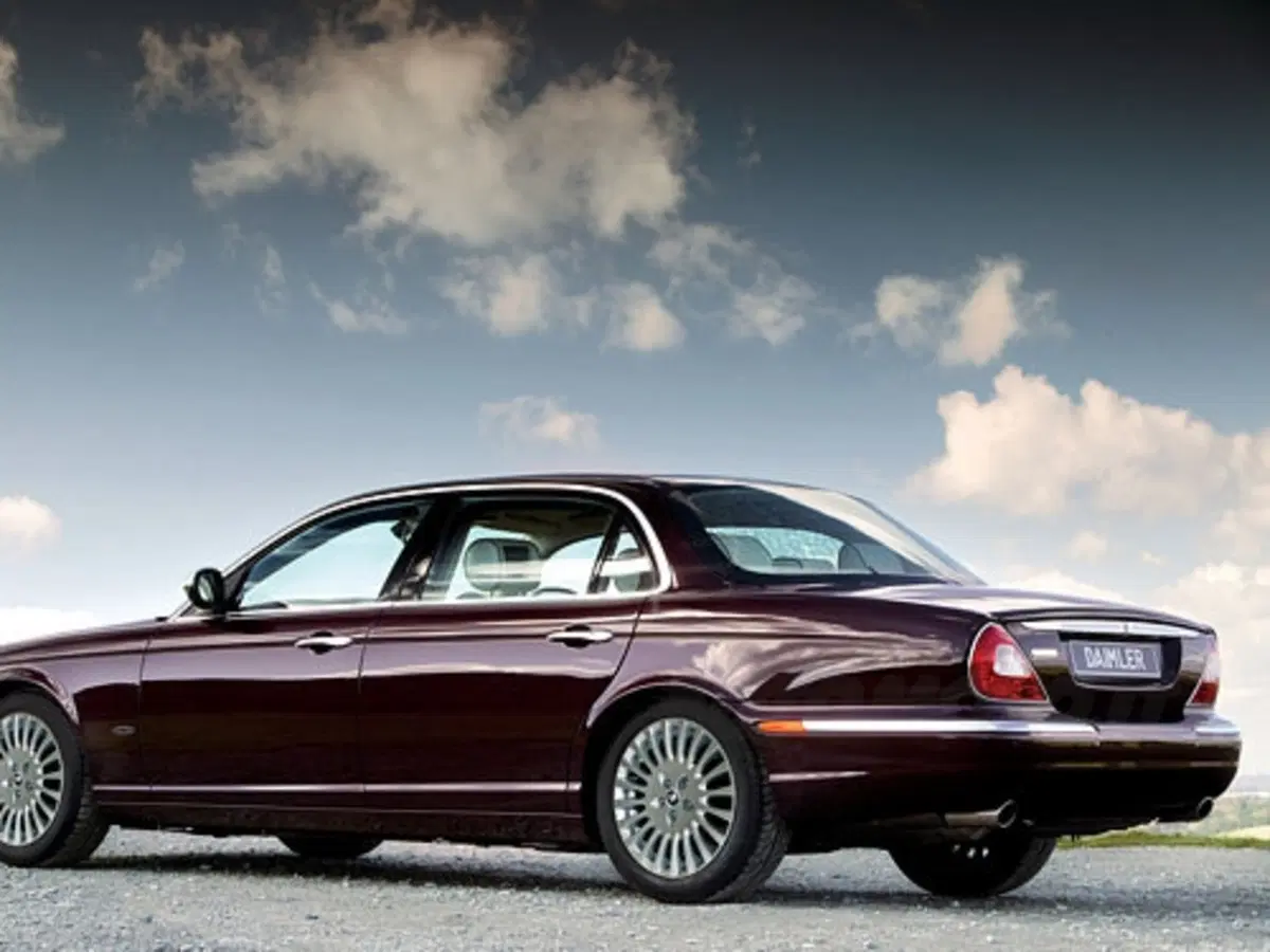 Daimler Super Eight (13)