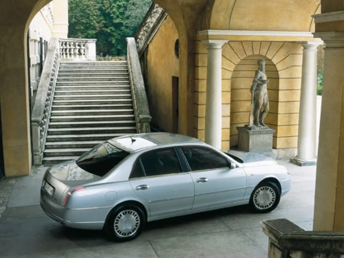 Lancia Thesis (9)