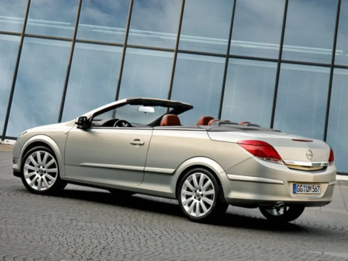 Opel Astra TwinTop (2)