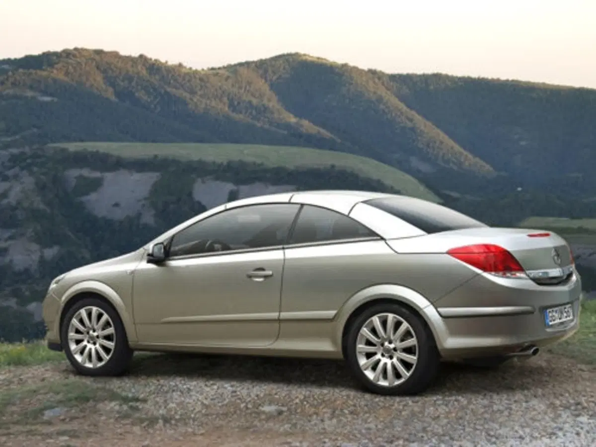 Opel Astra TwinTop (5)