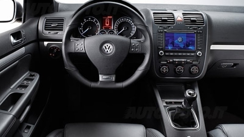 Volkswagen Golf R32: costa 32.700 euro