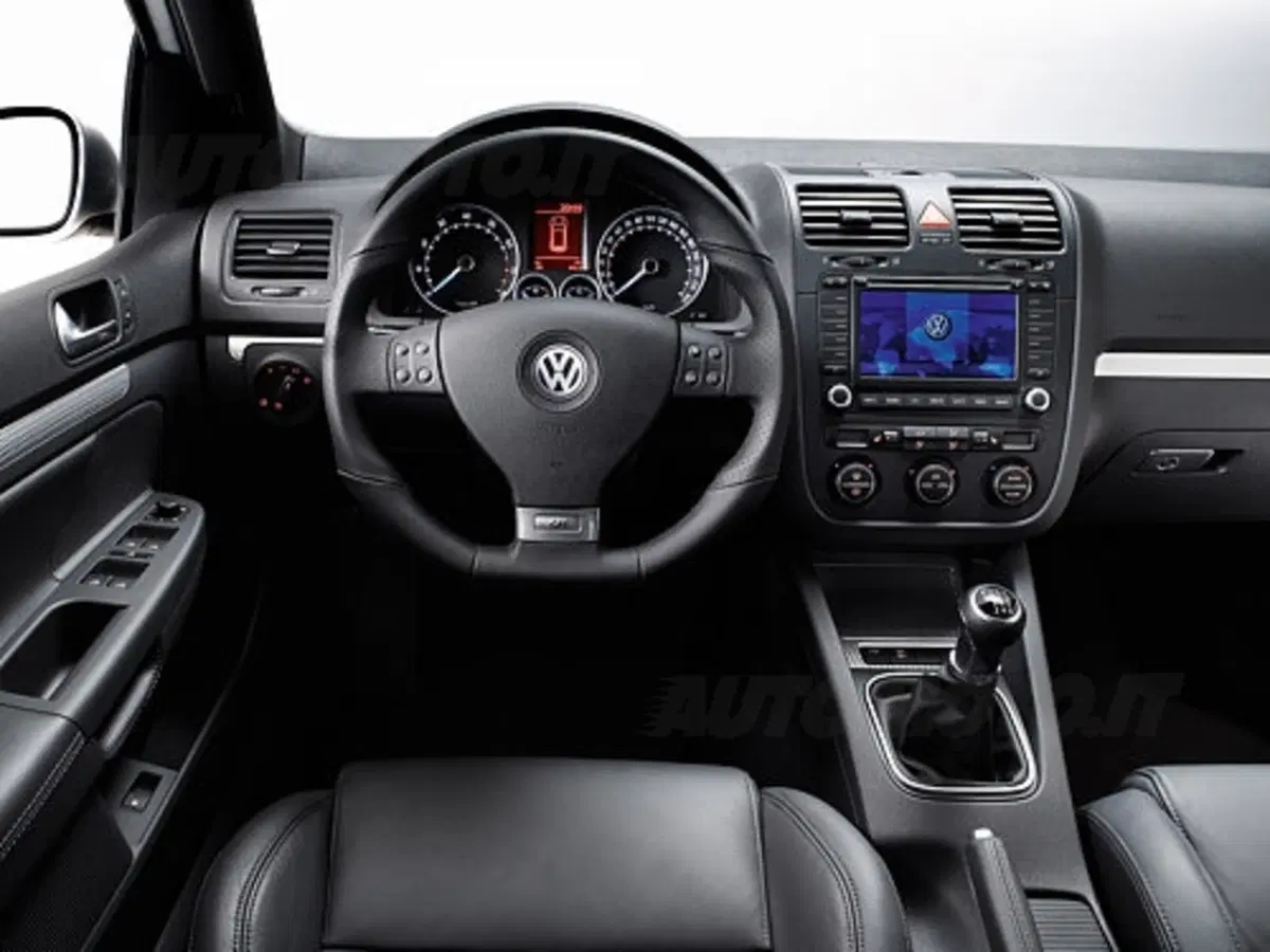 Volkswagen Golf R32: costa 32.700 euro