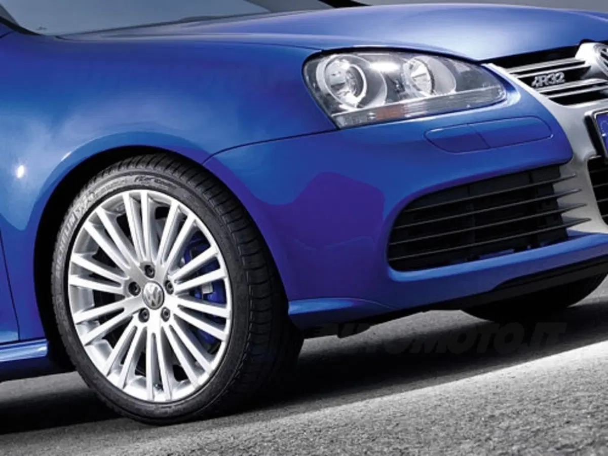 Volkswagen Golf R32: costa 32.700 euro (7)