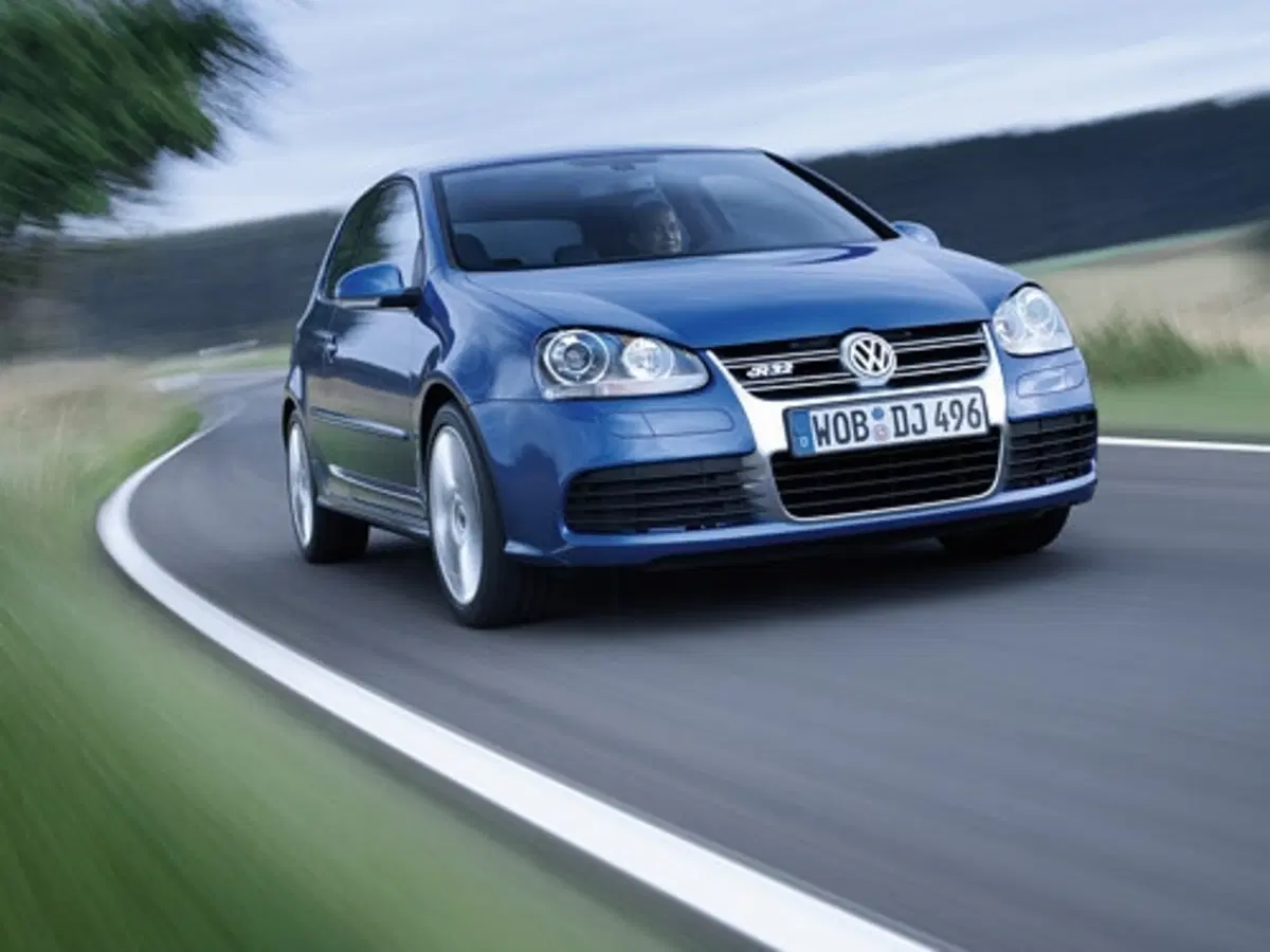 Volkswagen Golf R32: costa 32.700 euro (9)