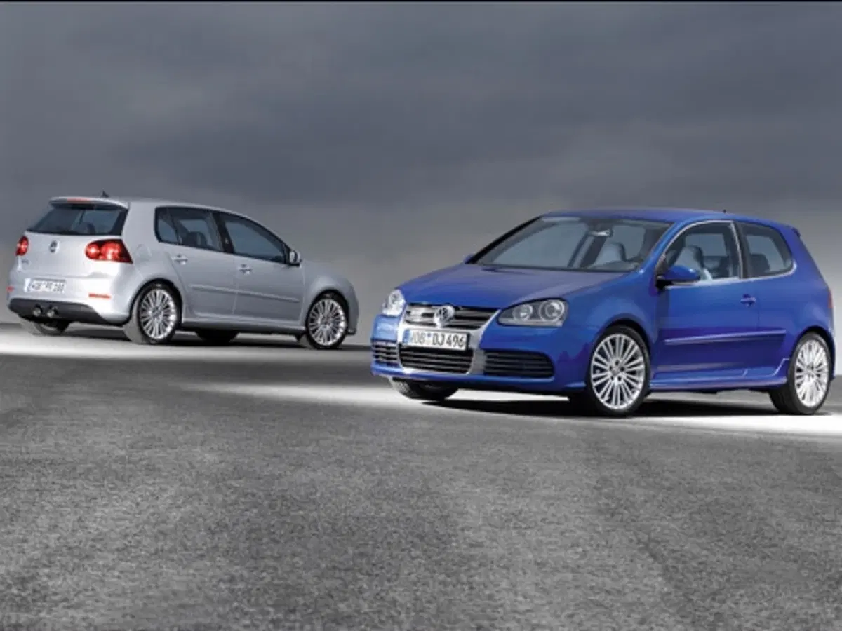 Volkswagen Golf R32: costa 32.700 euro (12)