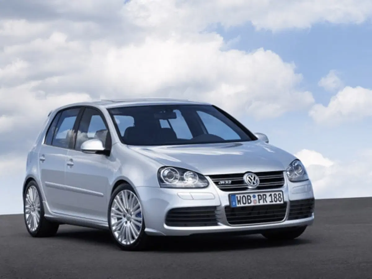 Volkswagen Golf R32: costa 32.700 euro (13)