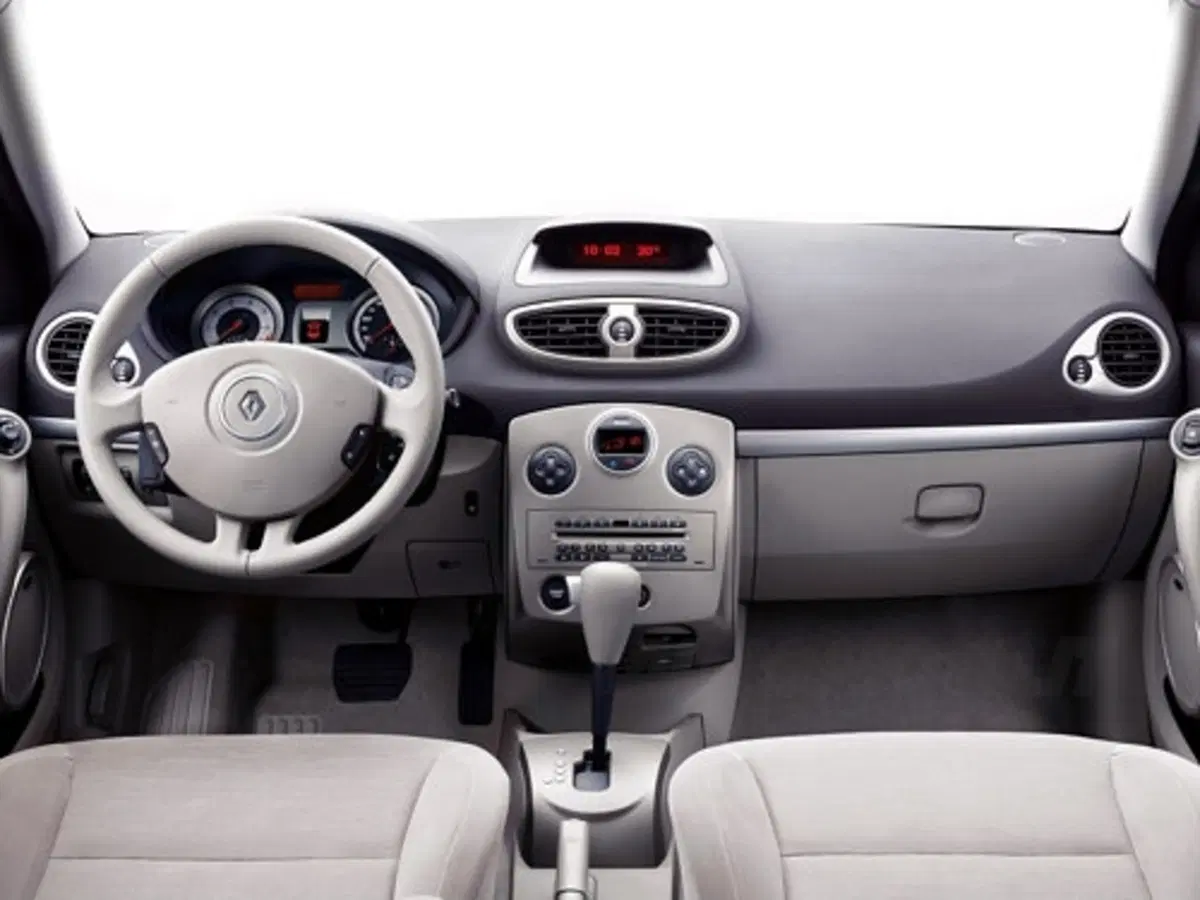 Renault Clio III (9)
