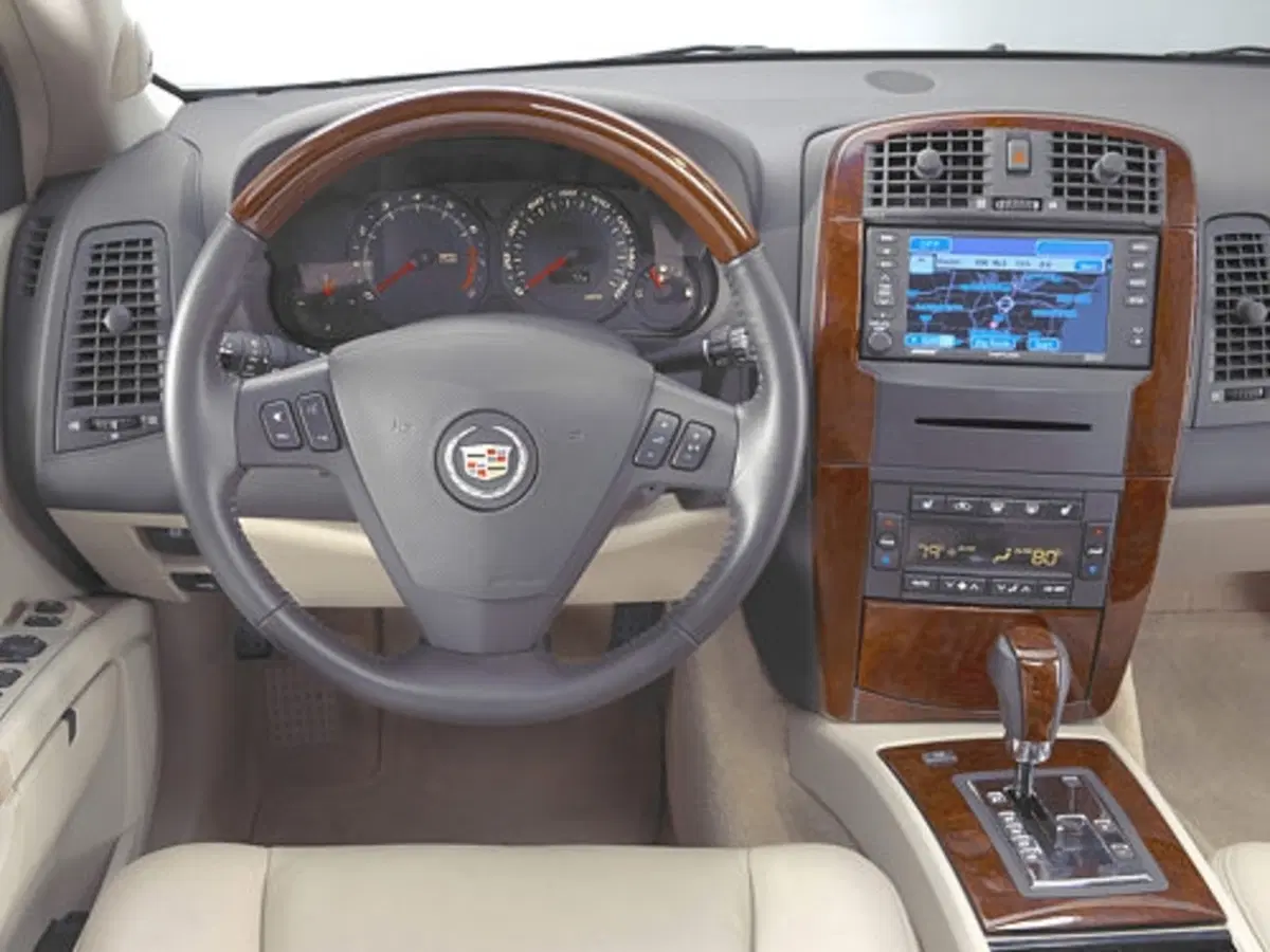 Cadillac SRX (14)