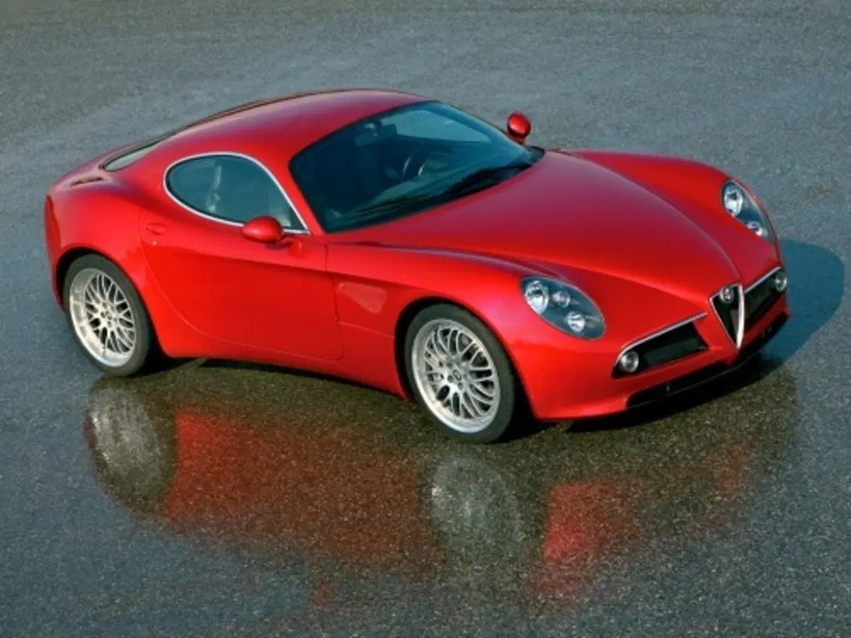 Alfa Romeo 8c Competizione (3)