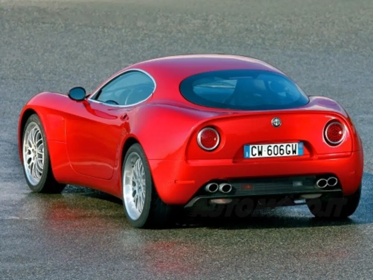 Alfa Romeo 8c Competizione (6)
