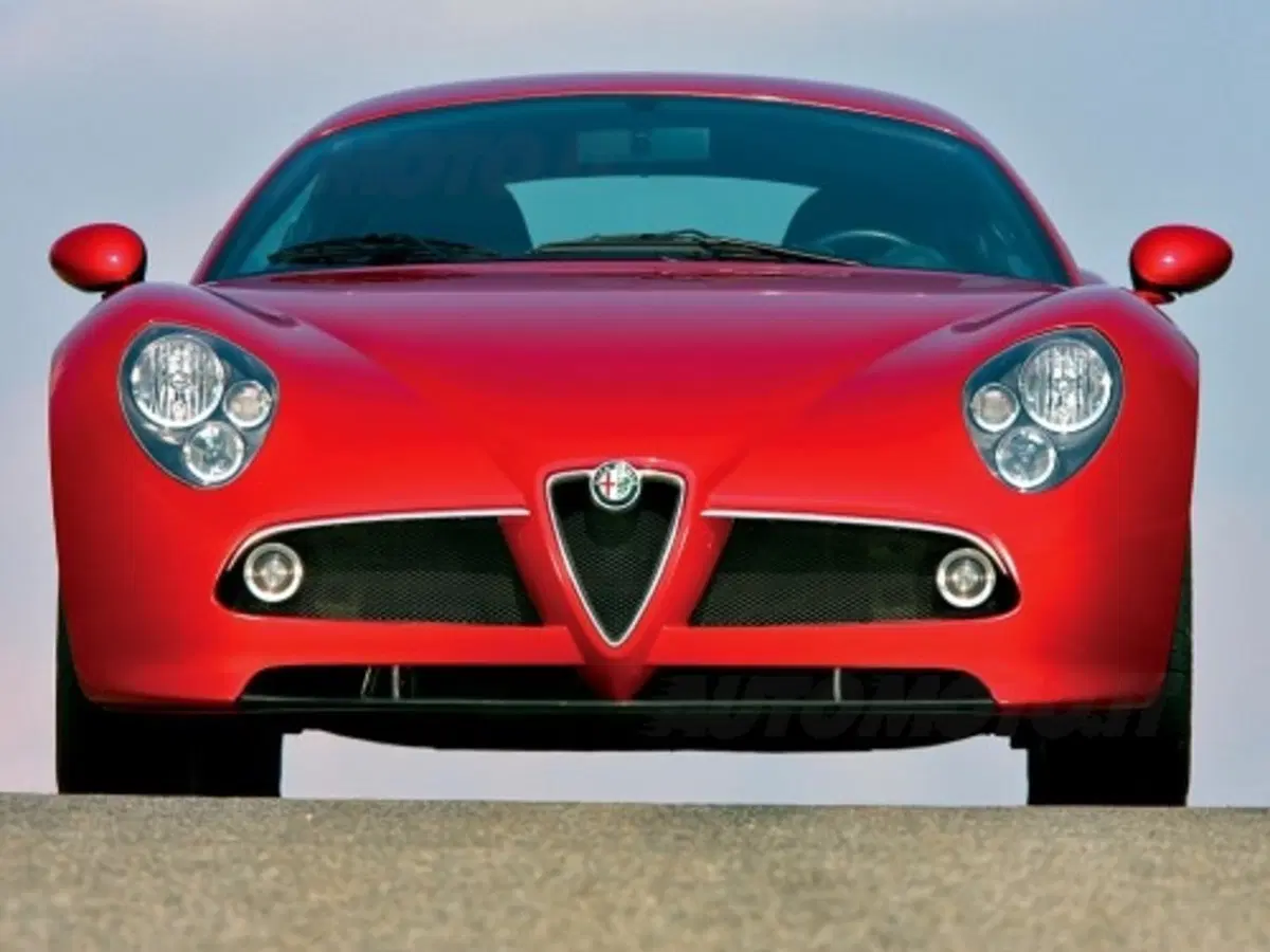 Alfa Romeo 8c Competizione (8)