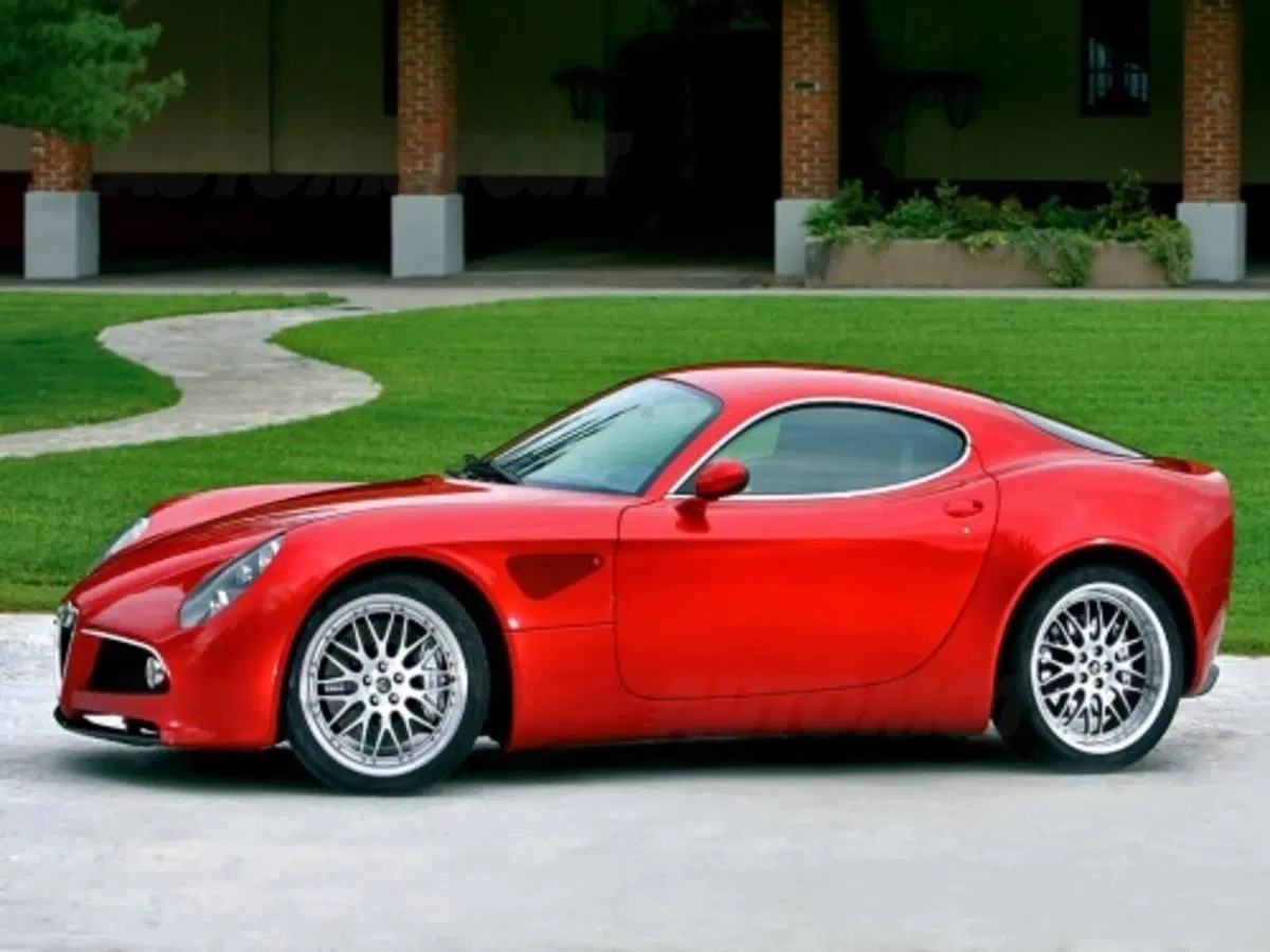 Alfa Romeo 8c Competizione (9)