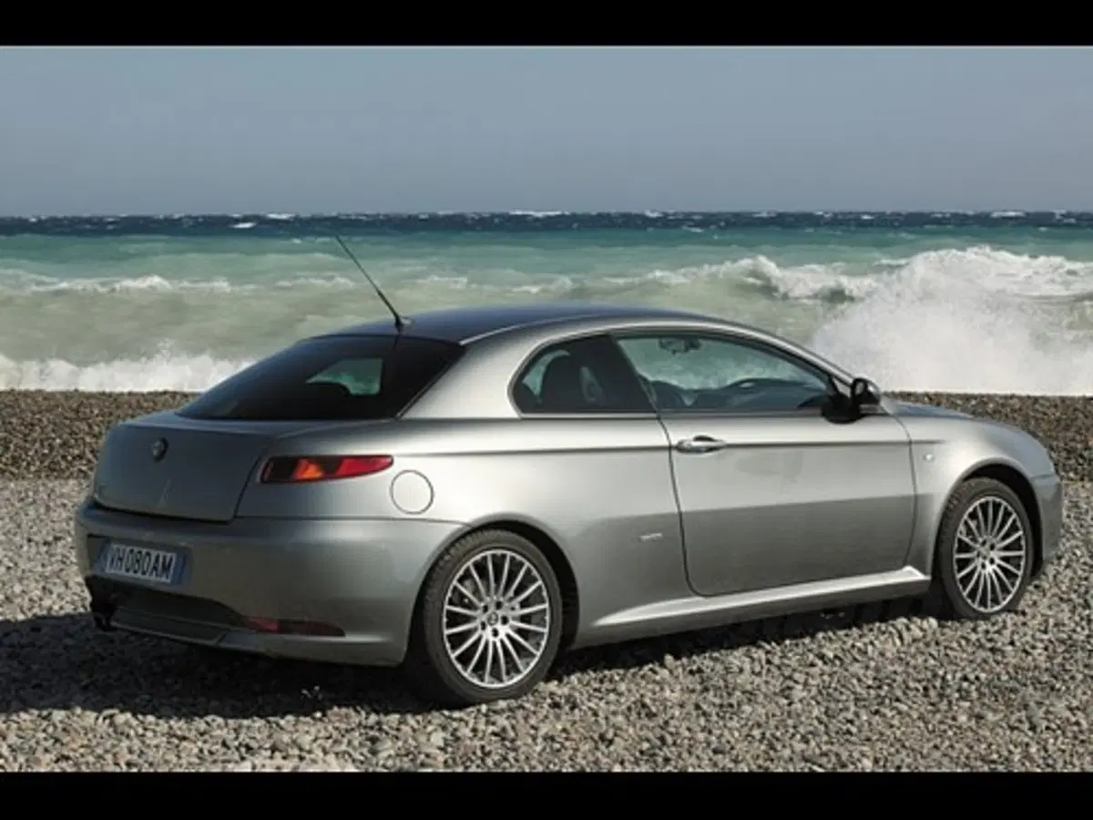 Alfa Romeo GT (8)