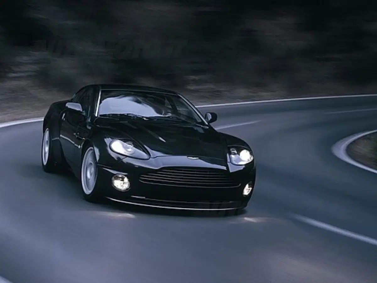 Aston Martin V12 Vanquish S