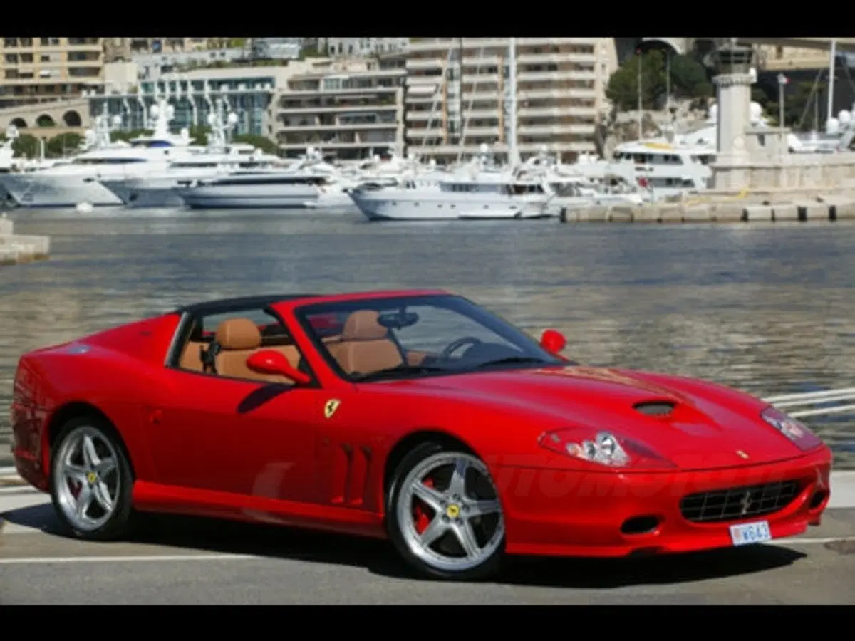 Ferrari Superamerica (4)