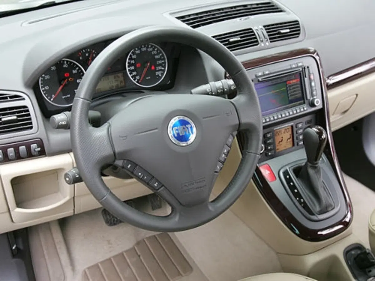 Fiat Croma (11)