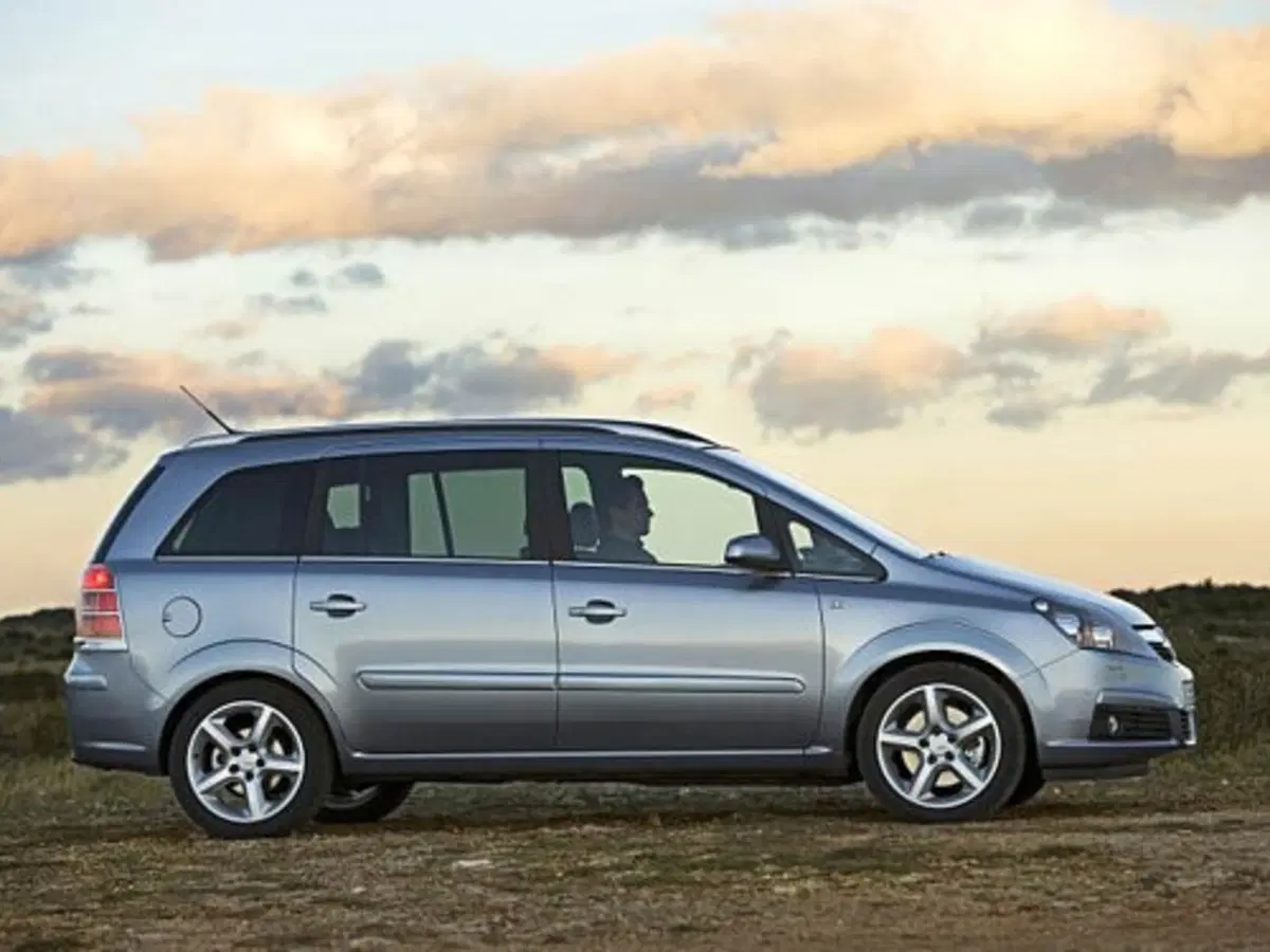 Opel Zafira (2)