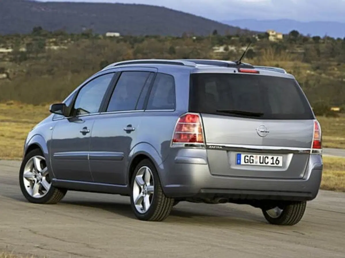 Opel Zafira (3)