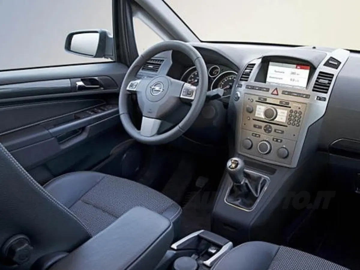Opel Zafira (5)