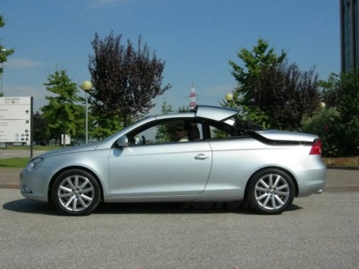 Volkswagen Eos (8)